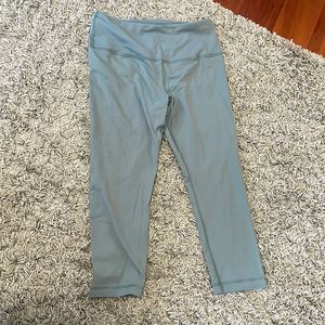90 Degree Crop Legging Size L